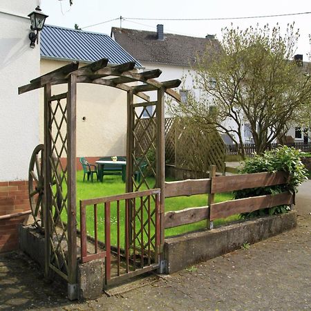 Spacious Holiday Home In Ulmen Near The Centre Exteriör bild