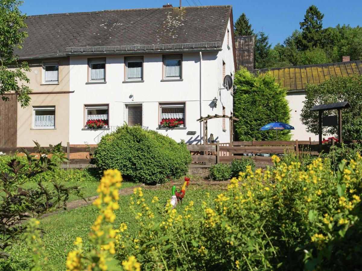 Spacious Holiday Home In Ulmen Near The Centre Exteriör bild